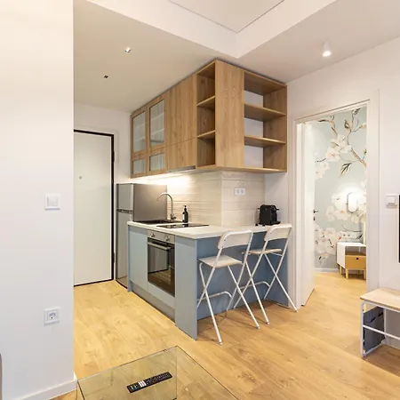 Line Chic By Binobi! Saloniki